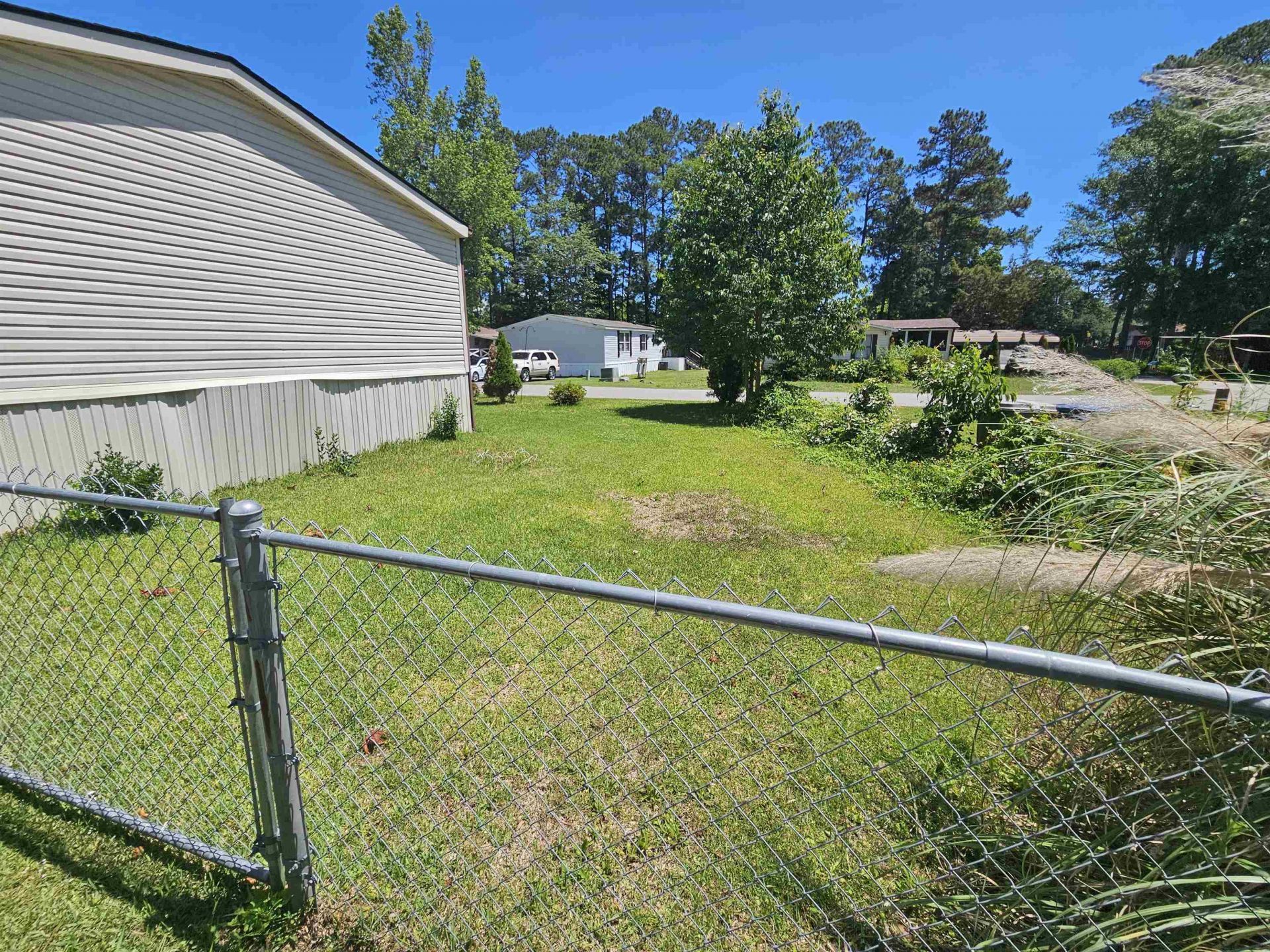 800 Columbia Dr.  Photo 4