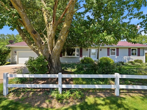553 6th Street N, Central City, IA 52214