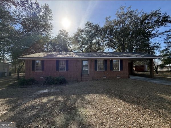 1612 Knox St, Dublin, GA 31021