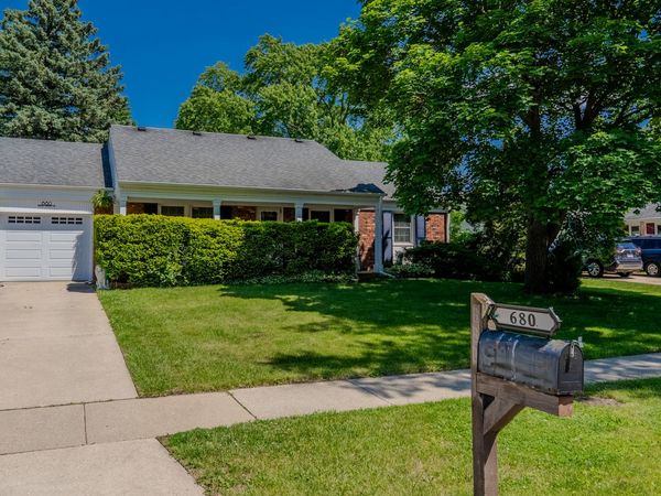 680 Indian Spring Lane , Buffalo Grove, IL 60089