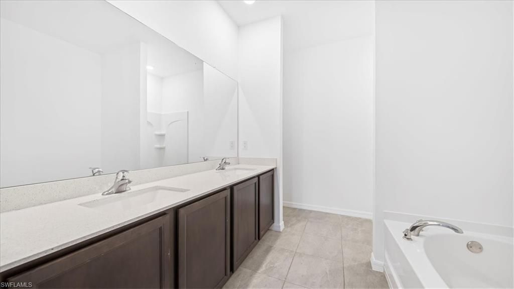 2928 NW 27th St , Cape Coral, FL 33993 Photo
