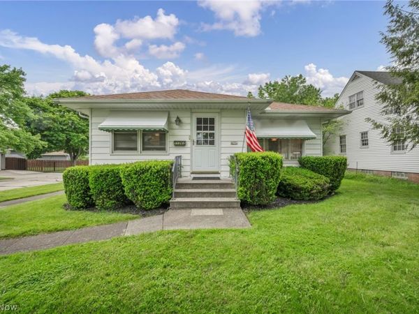 11362 Blossom Avenue , Parma Heights, OH 44130