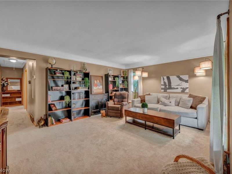 11362 Blossom Avenue, Parma Heights, OH 44130 Photo 4