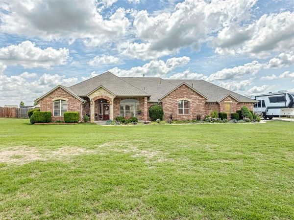 1906 Lighthouse Lane, Tuttle, OK 73089