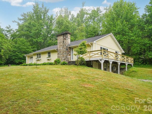 434 Dovers Branch Road , Burnsville, NC 28714