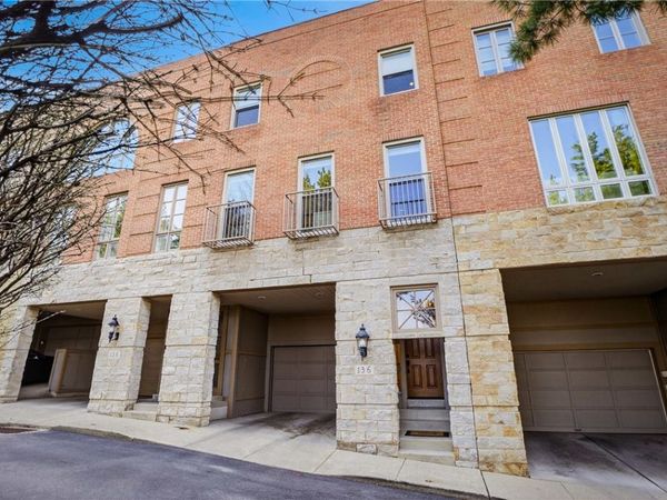 136 N Woodland Rd, Pittsburgh, PA 15232