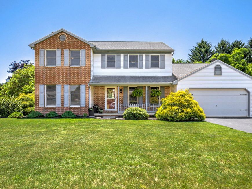 2 Mockingbird Drive, Denver, PA 17517 Main Photo