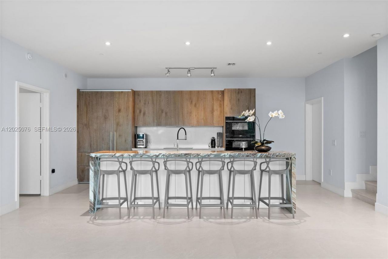 650 NE 32nd St , Unit BH4, Miami, FL 33137 Photo