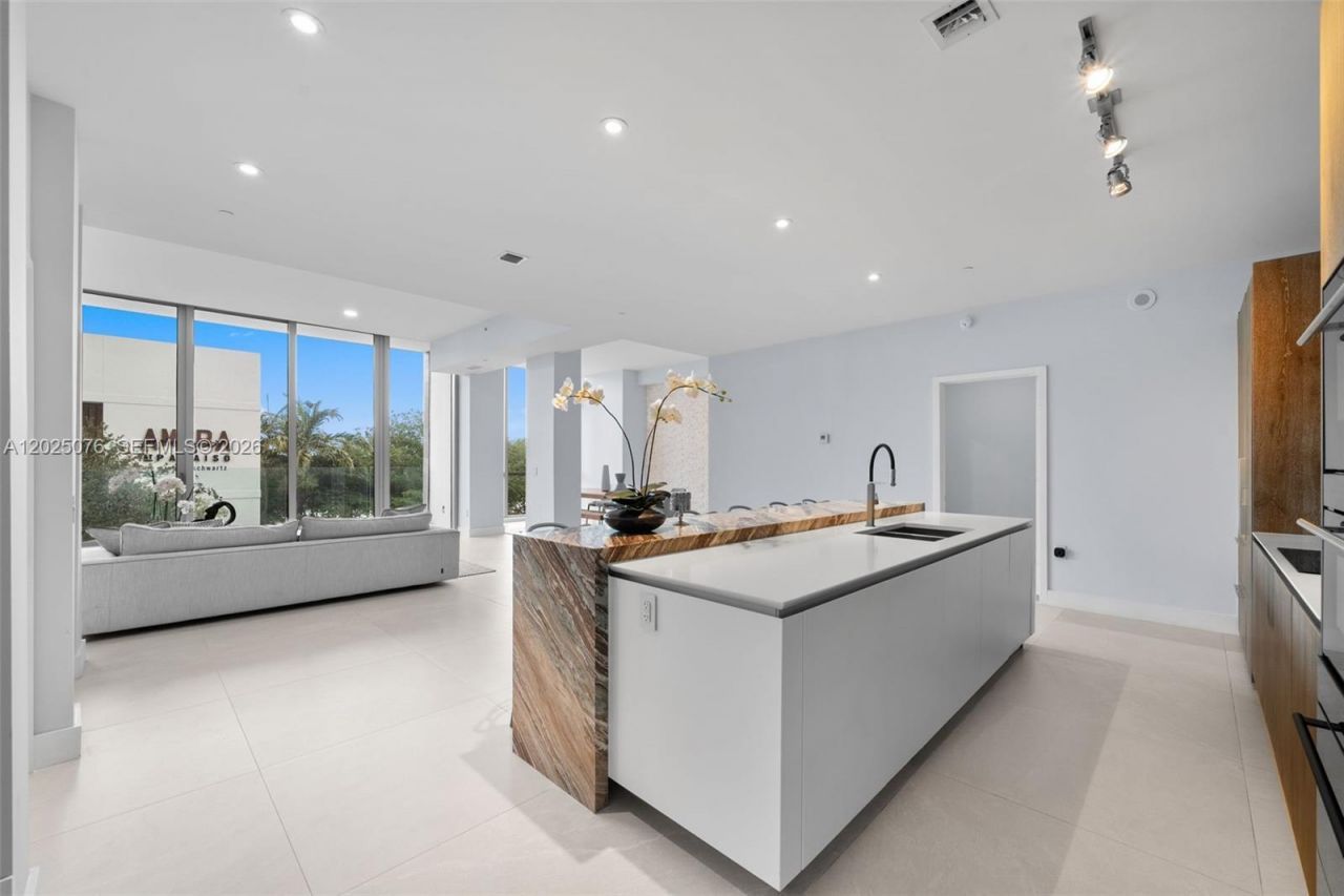 650 NE 32nd St , Unit BH4, Miami, FL 33137 Photo