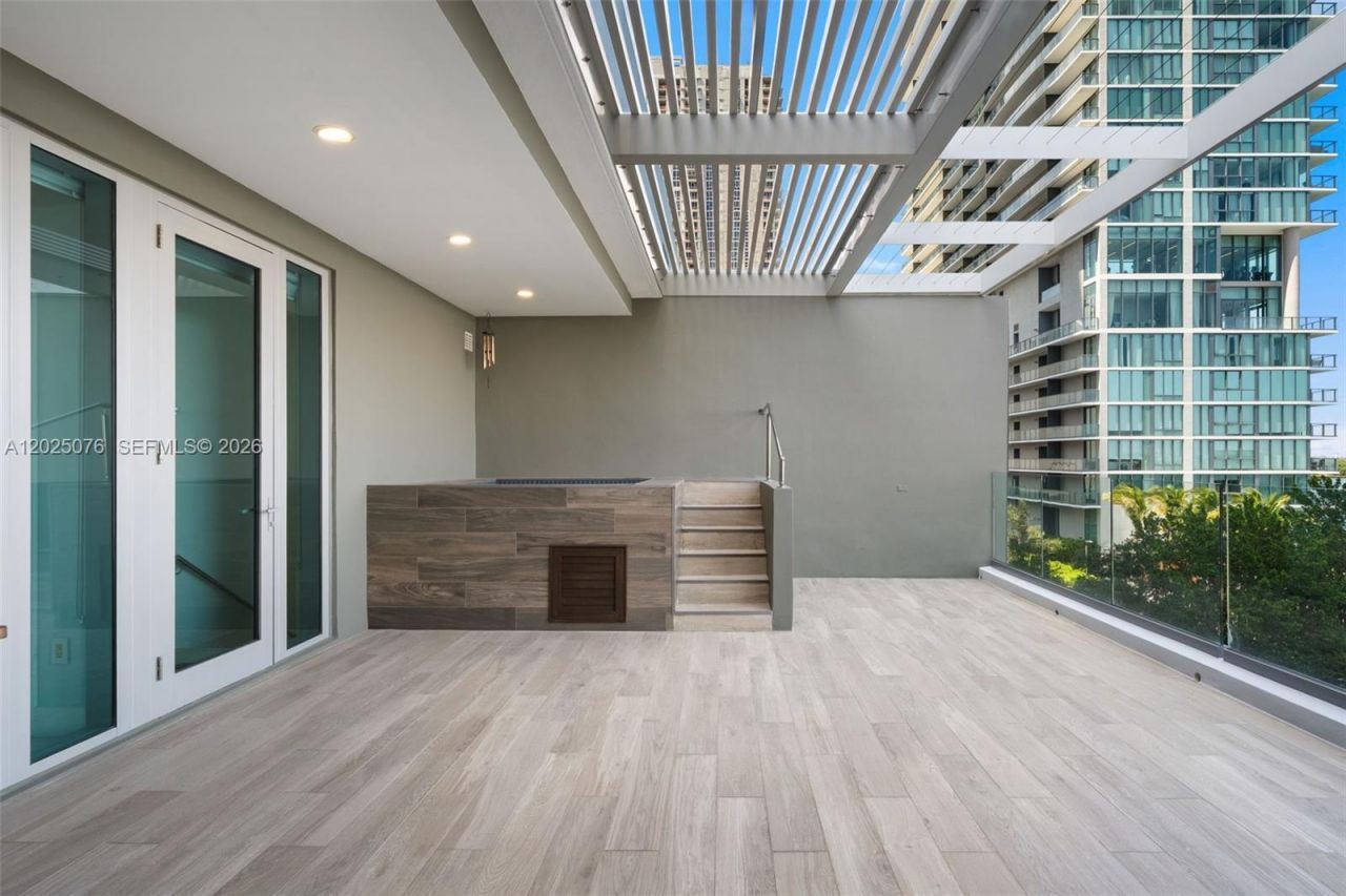 650 NE 32nd St , Unit BH4, Miami, FL 33137 Photo