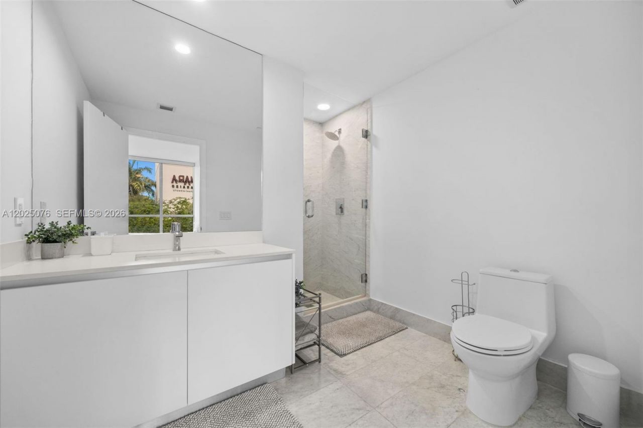 650 NE 32nd St , Unit BH4, Miami, FL 33137 Photo