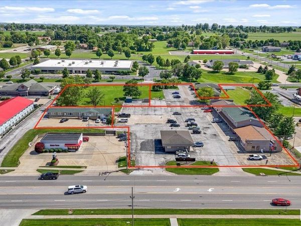 1111 W MORTON Avenue, Jacksonville, IL 62650
