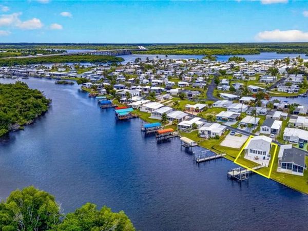 39 Channel LN, FORT MYERS, FL 33905