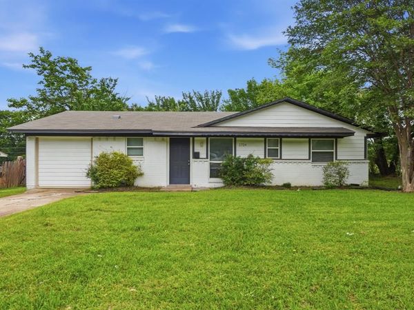 1724 Spring Lake Drive, Mesquite, TX 75149