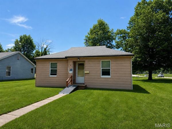 1 Rock Springs Drive , Mexico, MO 65265