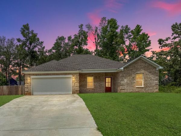 242 E Oxford St., Pontotoc, MS 38863