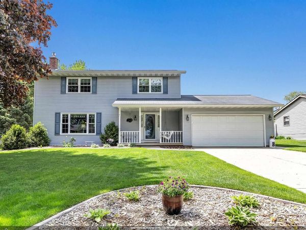 2152 WOODCREST DRIVE, Green Bay, WI 54304