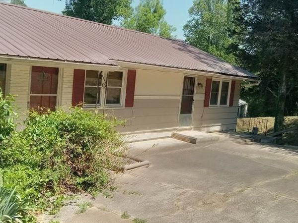 2041 Spruce ST , Martinsville, VA 24112