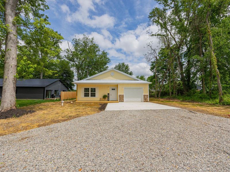 5719 Dahlia Drive NE, Thornville, OH 43076 Photo 2