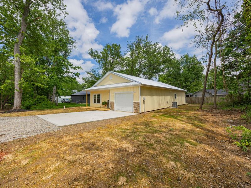 5719 Dahlia Drive NE, Thornville, OH 43076 Photo 3