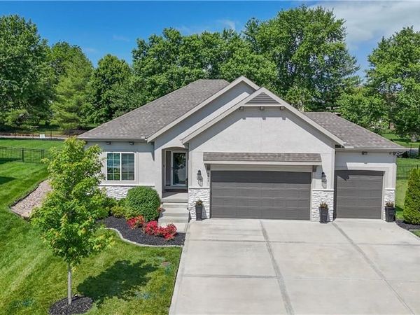 4404 SW Nautilus Place, Lee's Summit, MO 64082