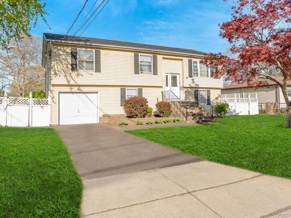15 S 27th Street , Wyandanch, NY 11798