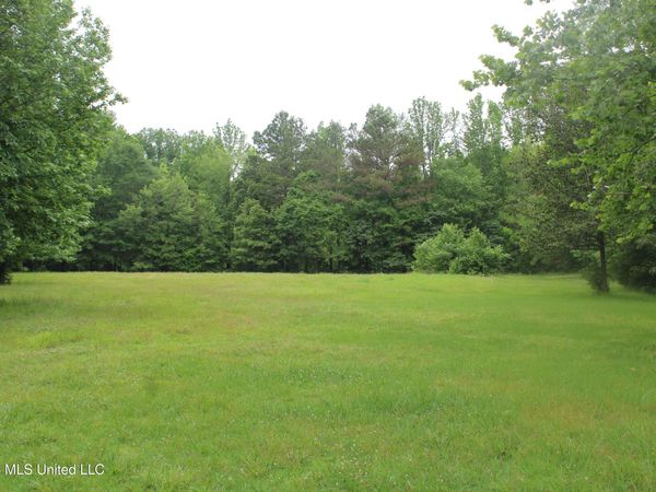 1347 Briscoe Road, Holly Springs, MS 38635