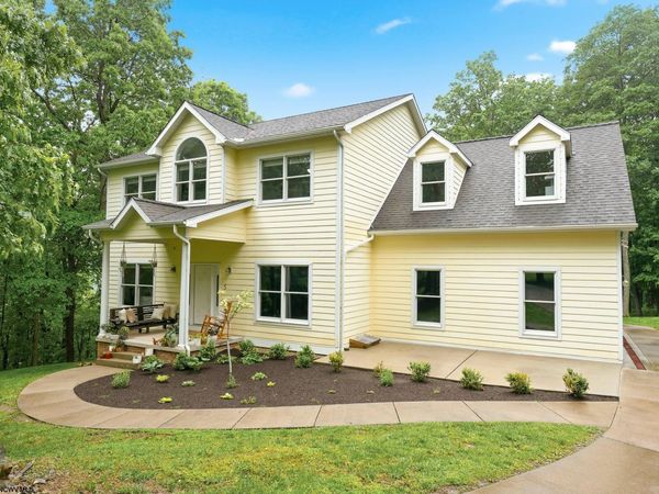 5 Squirrel Lane, Morgantown, WV 26508