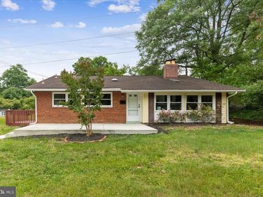 4527 ROUNDHILL ROAD, ALEXANDRIA, VA 22310