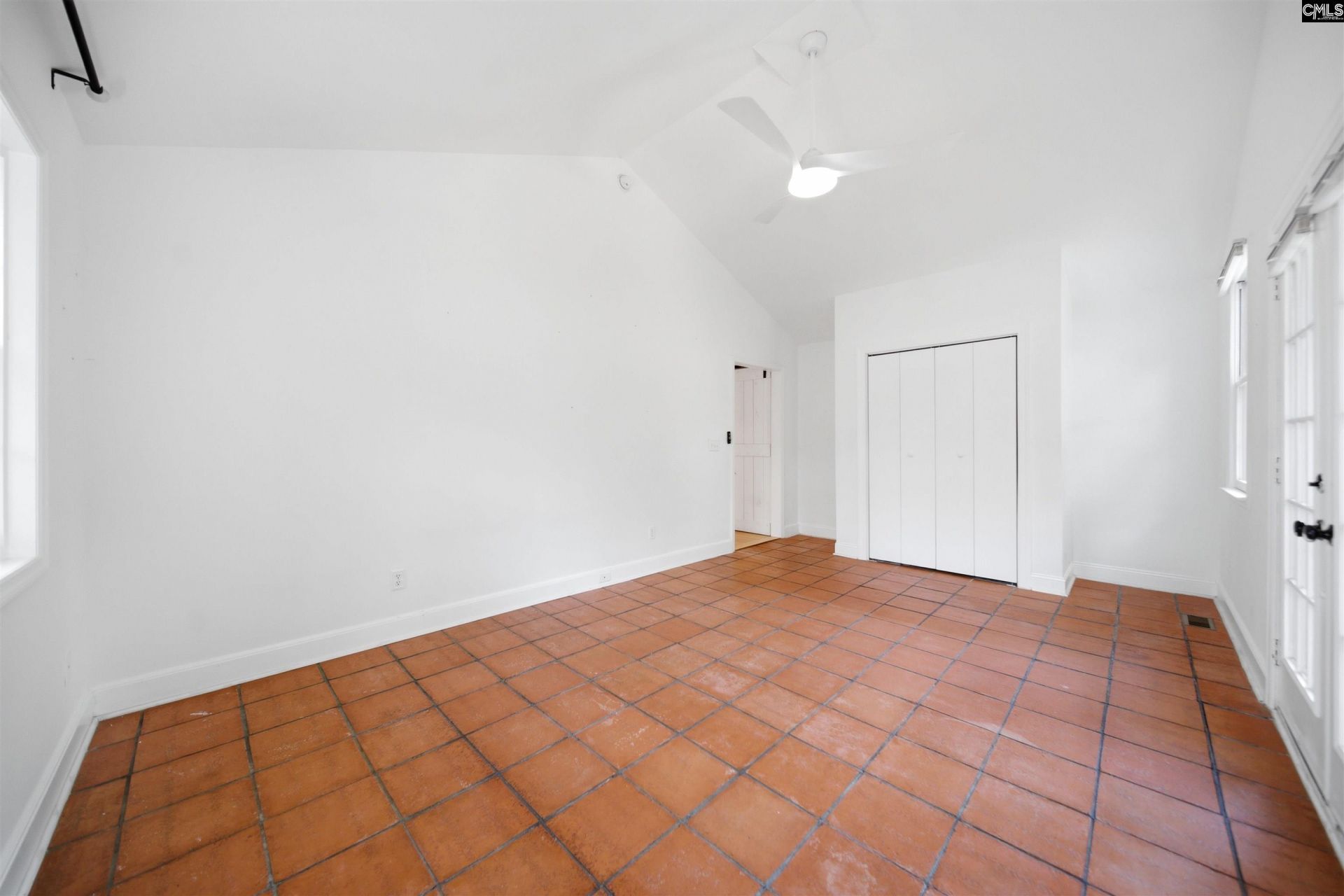 519 Chatham  Photo 18