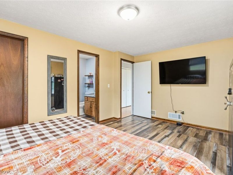 18746 Baird Road, Wellington, OH 44090 Photo 12