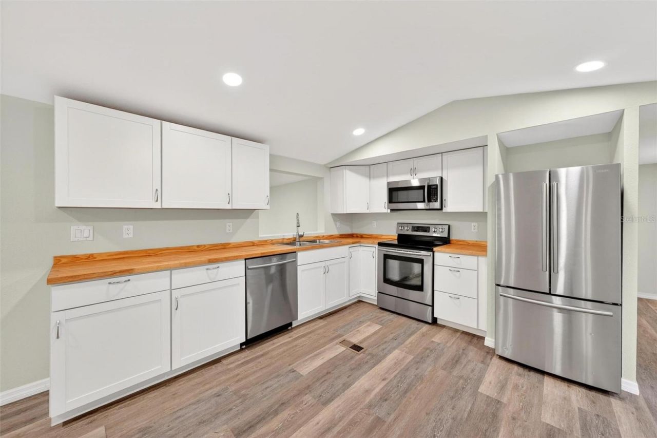 23939 NE 121 Lane , Salt Springs, FL 32134 Photo