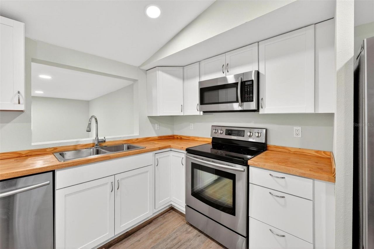 23939 NE 121 Lane , Salt Springs, FL 32134 Photo