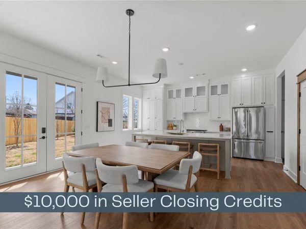 825 NW 14th Street , Bentonville, AR 72712