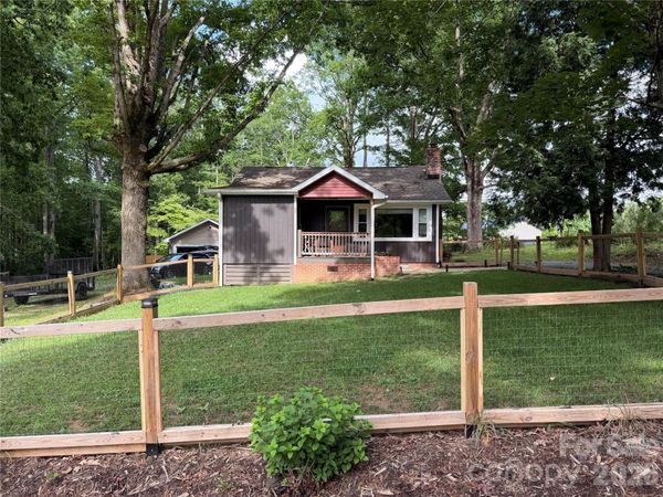 40 Dove Haven Lane, Hendersonville, NC 28791