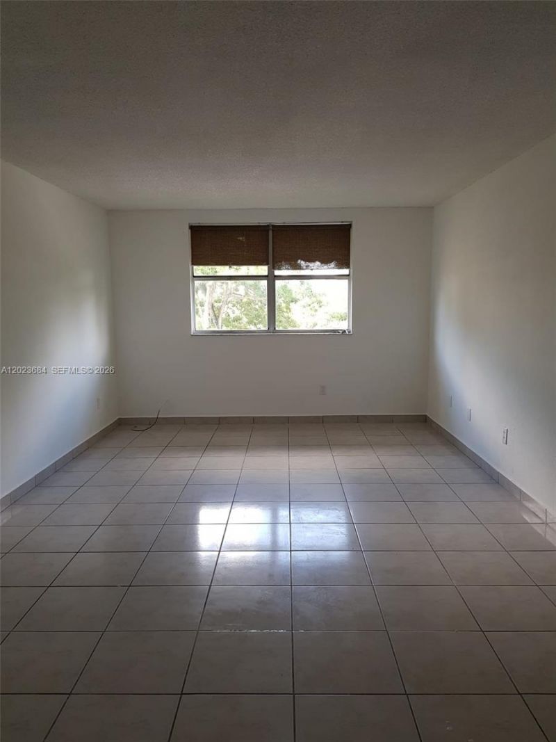 606 W 81st St , Unit 314, Hialeah, FL 33014 Photo