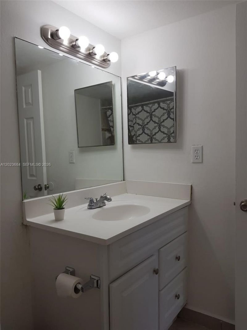 606 W 81st St , Unit 314, Hialeah, FL 33014 Photo