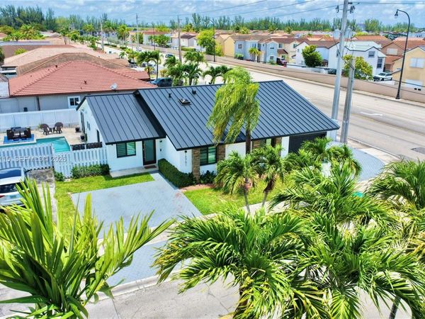12701 NW 9th St , Miami, FL 33182