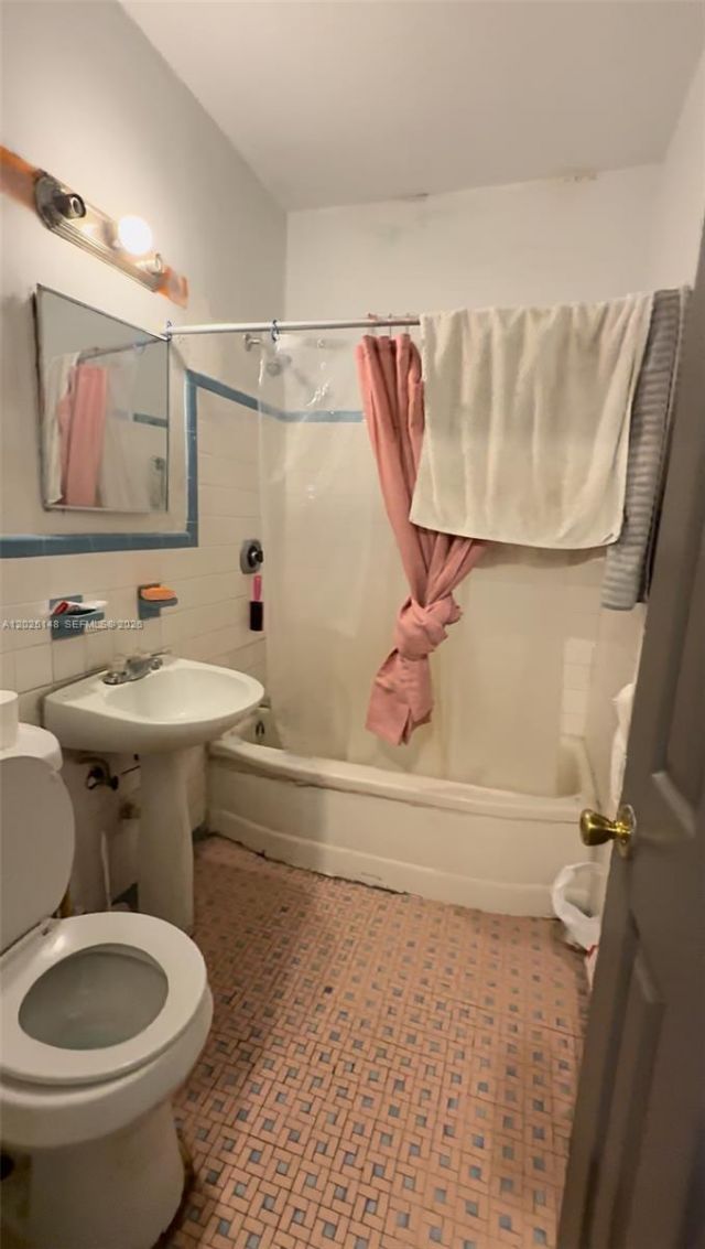 110 NW 52nd St , Miami, FL 33127 Photo