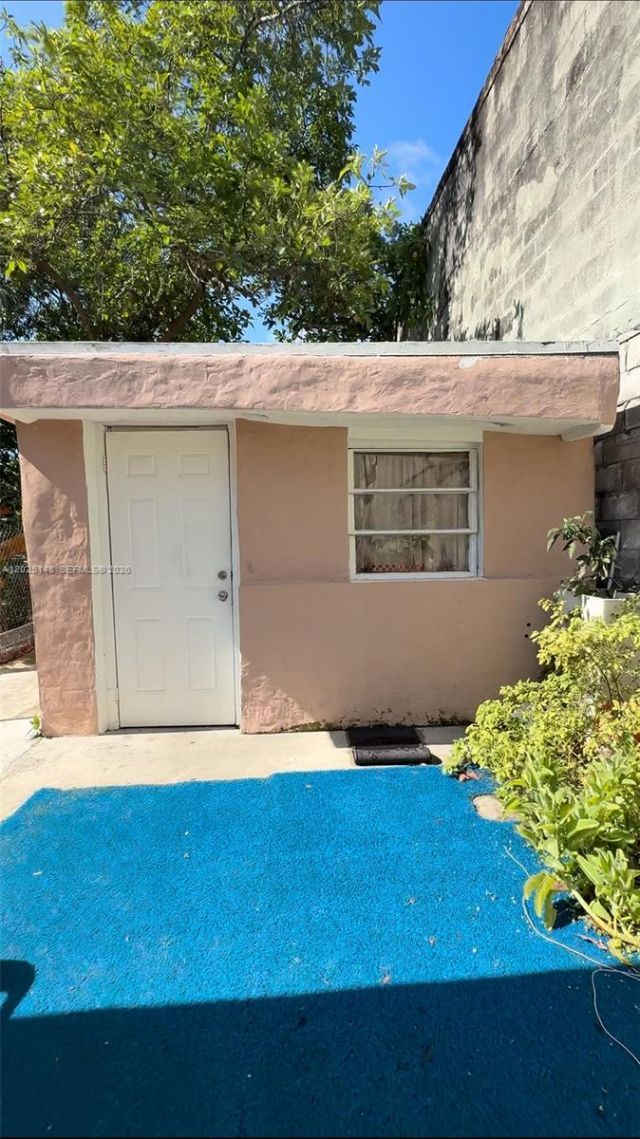 110 NW 52nd St , Miami, FL 33127 Photo