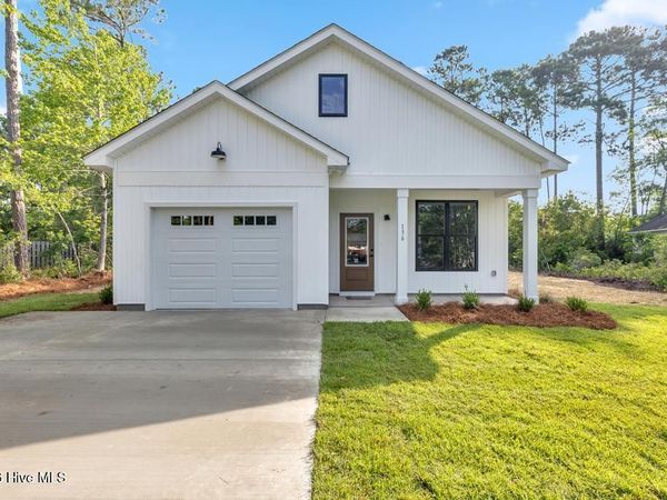 302 Pine Court, Hampstead, NC 28443