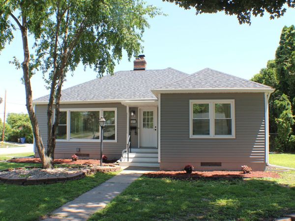 1611 Coffelt Avenue , Davenport, IA 52803