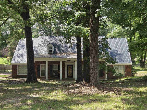 4664 CLEARWATER DR, Memphis, TN 38128