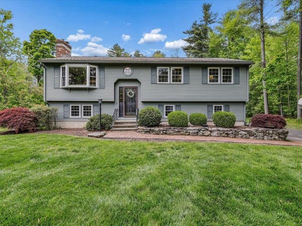 1 Dresden Way, Londonderry, NH 03053