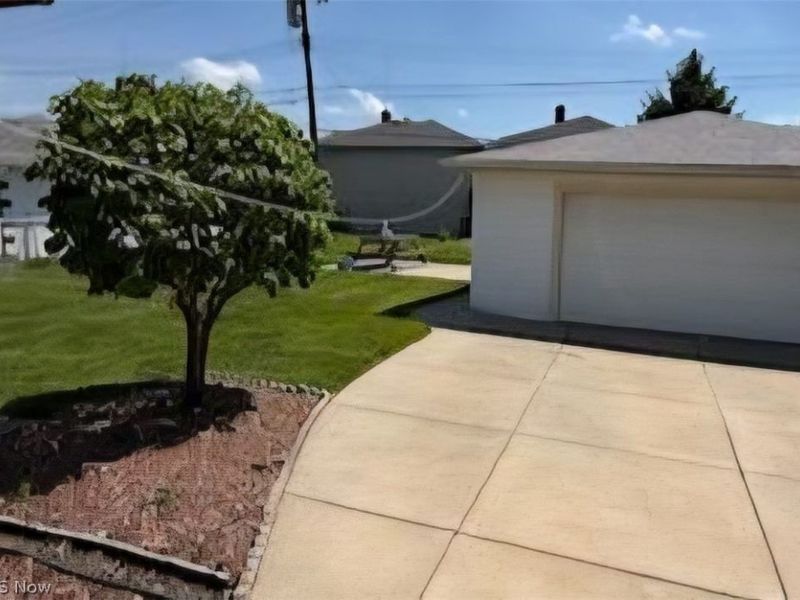 3417 Somia Drive, Parma, OH 44134 Photo 4
