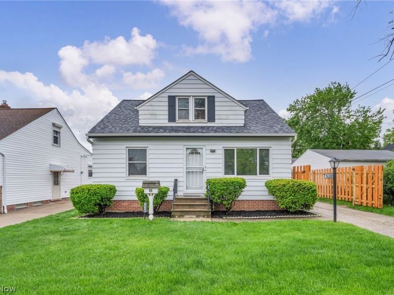 15300 Northwood Avenue, Maple Heights, OH 44137 Photo 3