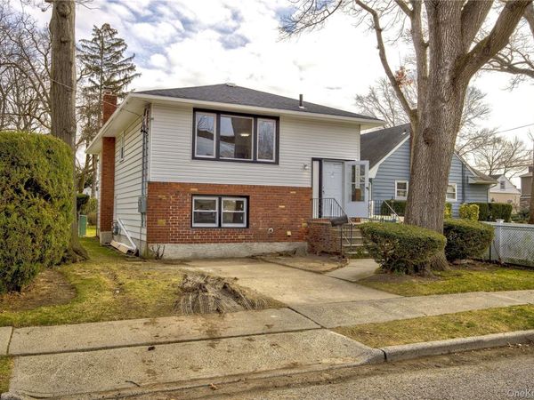 207 Catherine Avenue , Franklin Square, NY 11010