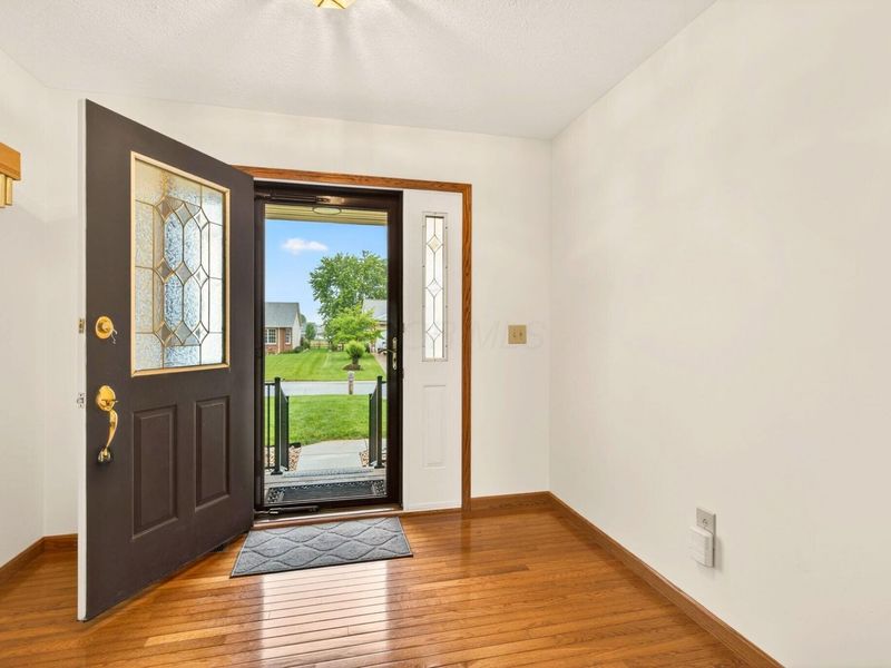 886 Golfview Drive, Chillicothe, OH 45601 Photo 6