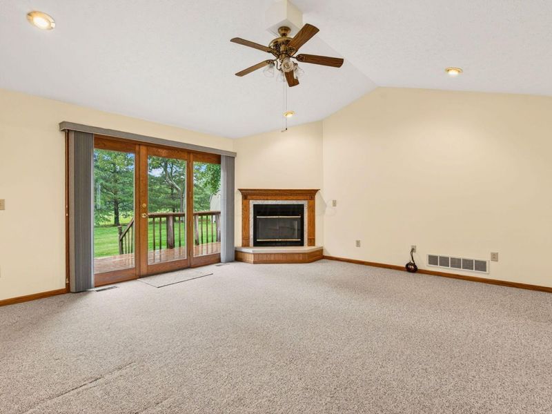 886 Golfview Drive, Chillicothe, OH 45601 Photo 8