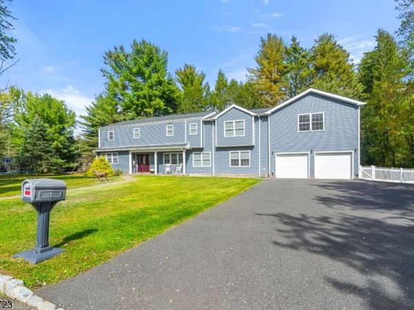 3 Neskell Dr, Bridgewater, NJ 07920